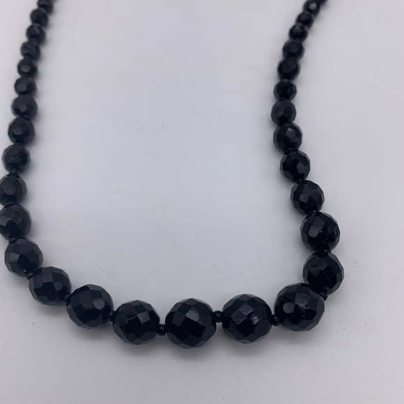 Vintage Women’s Graduated Shiny Black Faced Victorian Gothic Style Glass Beads - Picture 8 of 9